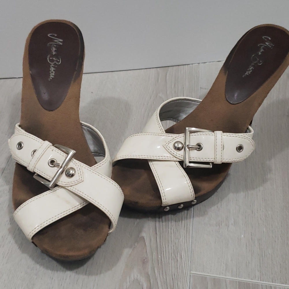 Sandals - Picture 2 of 2